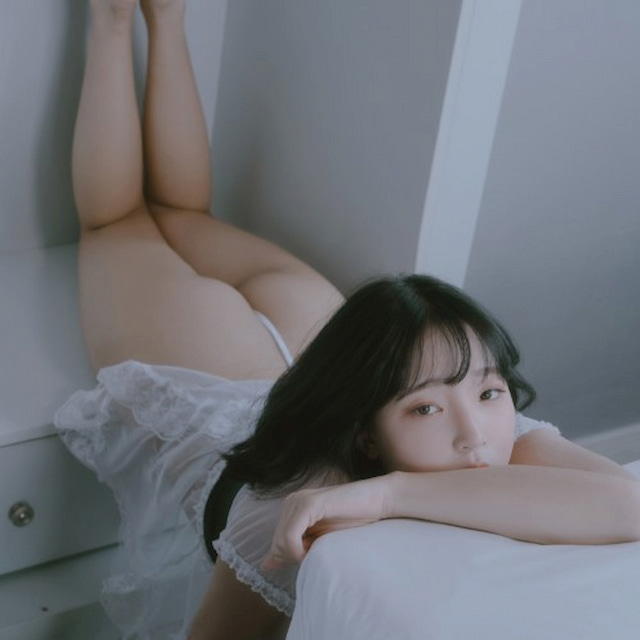 Gái Xinh Khoe Vòng 3 2